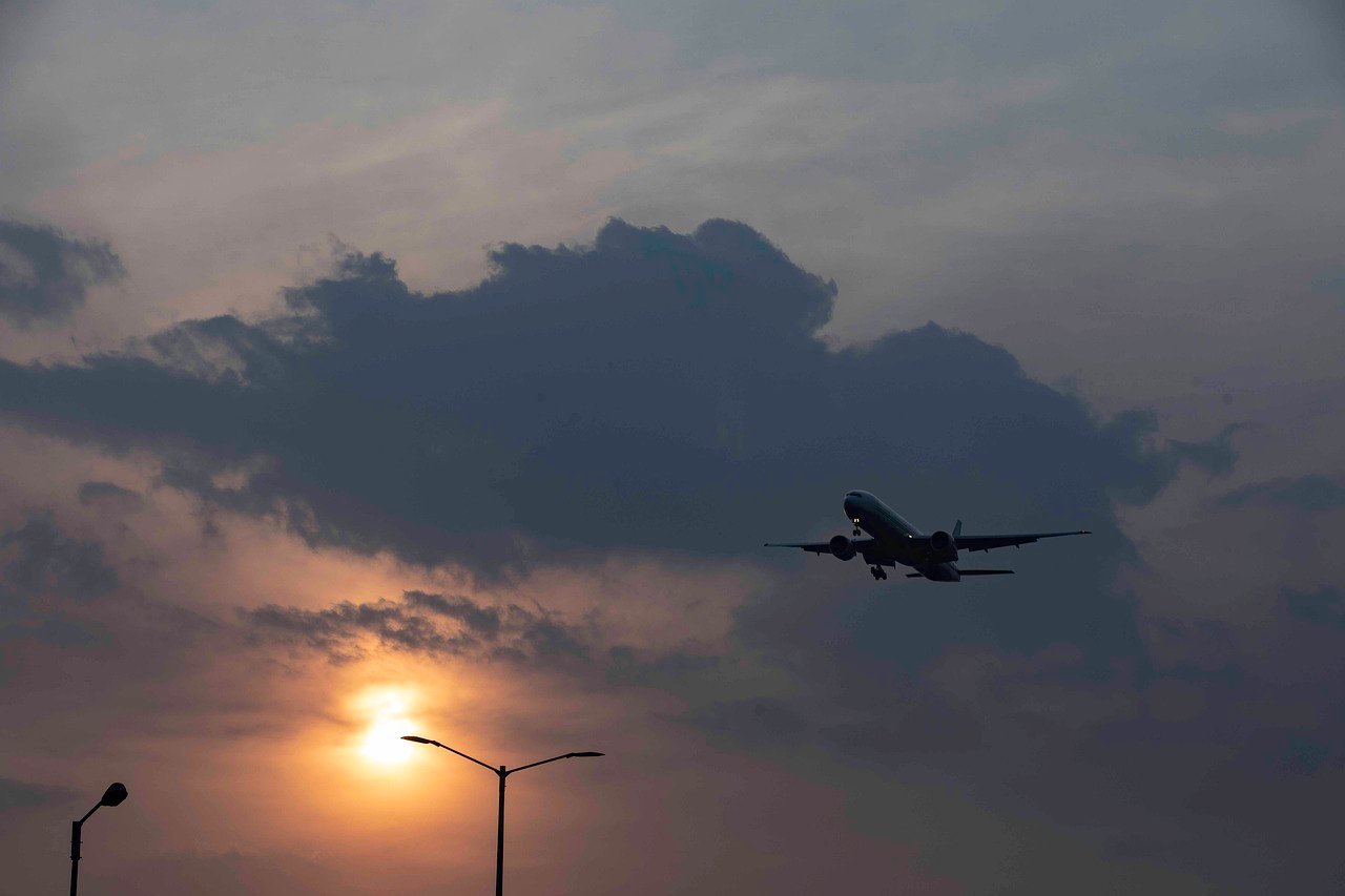 How do I talk to a live person at Southwest Airlines?
